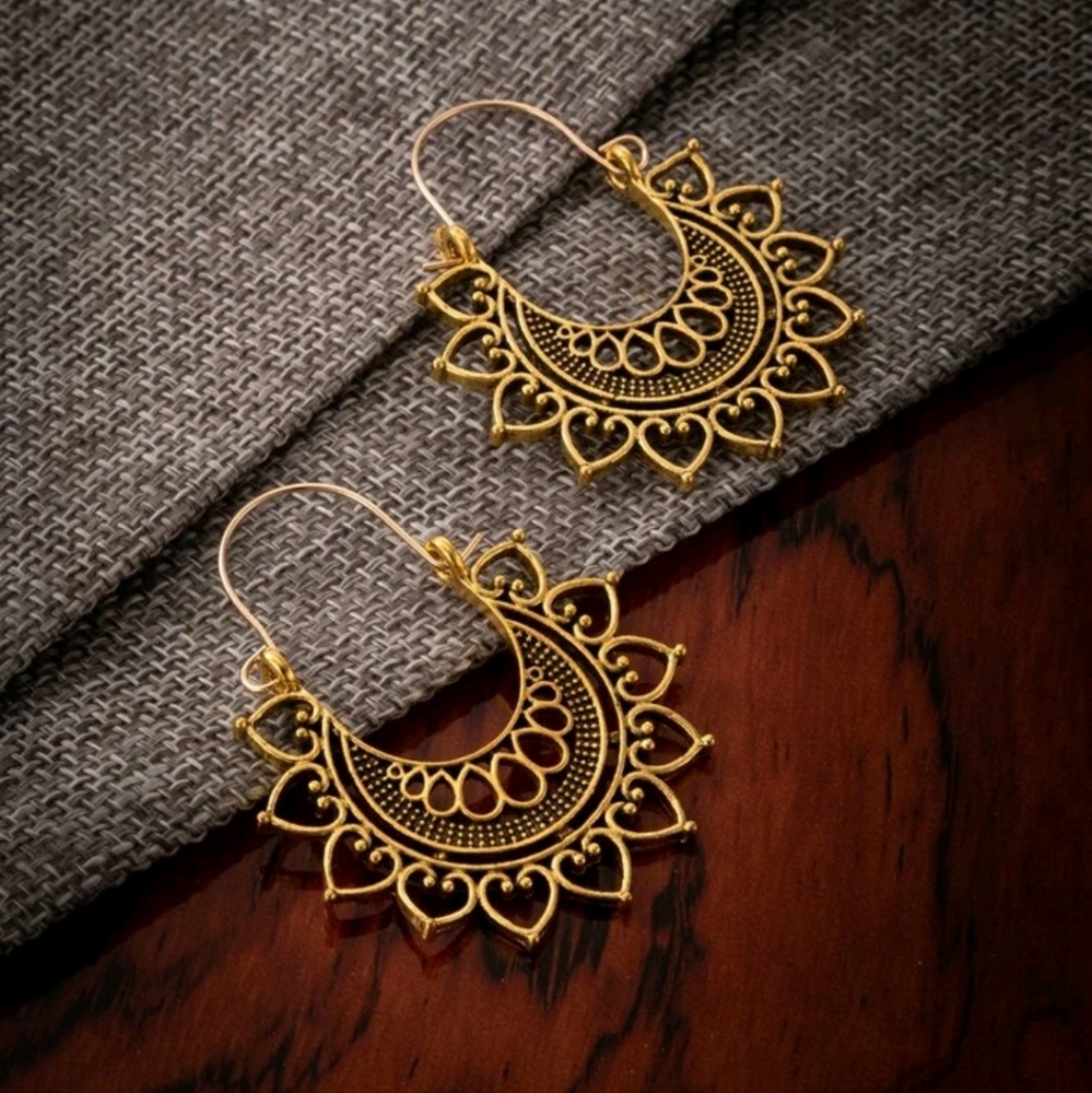 Emery Rose Hollow Out Drop Earrings